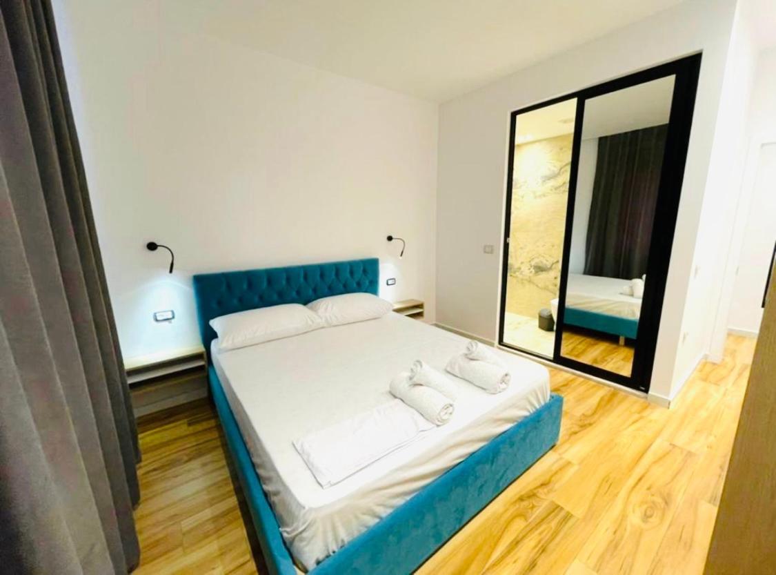 Your In Center City Apartament